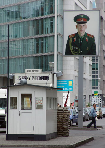 BERLÍN08 (131) Checkpoint Charlie